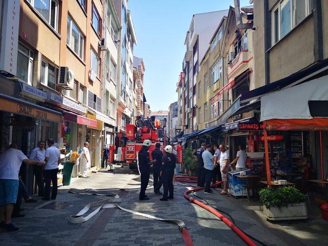 Kadıköy'de kafede yangın