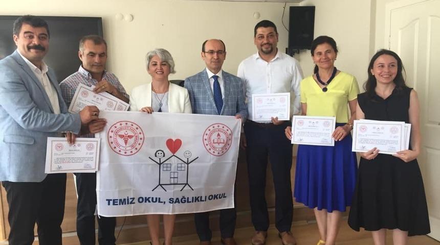 S&ouml;ke&rsquo;deki 40 okula beyaz bayrak