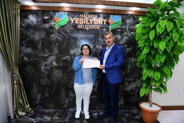 Down Sendromlu İrem Yeşilyurt Belediyesinde staj yaptı