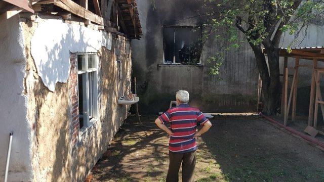 Yabancı uyruklu ailenin kaldığı evde yangın çıktı