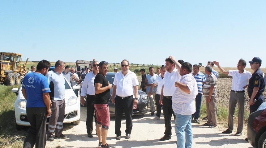 Tarla yangını il&ccedil;eyi seferber etti