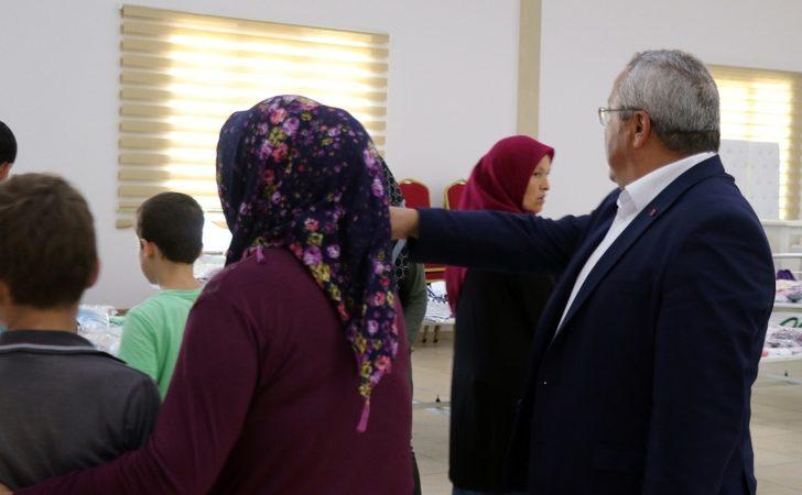 Ormanlı Belediyesi çocuklara 4 bin parça kıyafet dağıttı G2