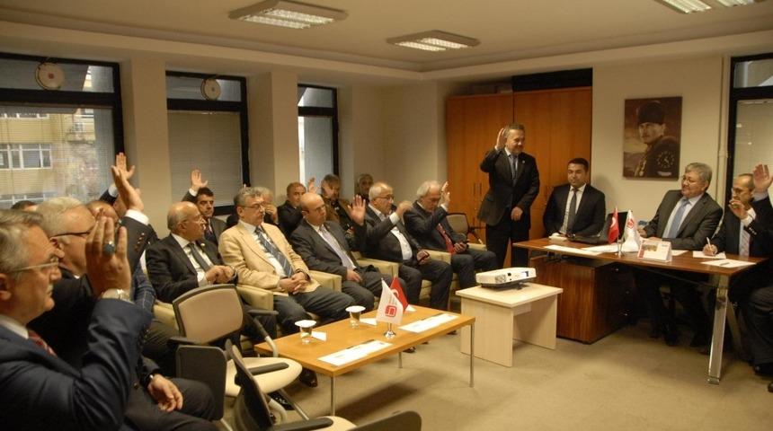 Akın, tekrar genel başkan yardımcısı