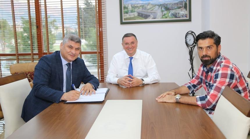 Hatayspor İlhan Palut'un sözleşmesini uzattı