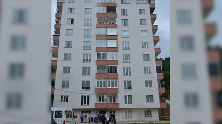 Ordu&rsquo;nun Fatsa il&ccedil;esinde apartmanda &ccedil;&ouml;kme tehlikesi! Ailelerin bekleyişi s&uuml;r&uuml;yor