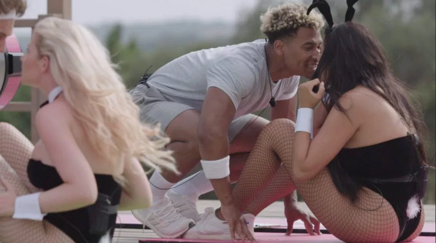 Aşk Adası'nda olaylar bitmiyor! Bu defa kadın yarışmacıları Playboy tavşanı yaptılar