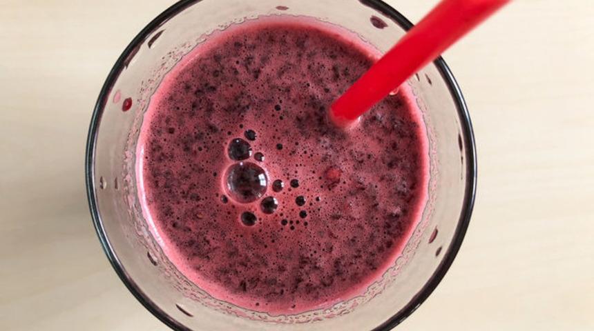 Akne problemi yaşıyorsanız &uuml;z&uuml;lmeyin! Pancar suyu tam bir sivilce d&uuml;şmanı