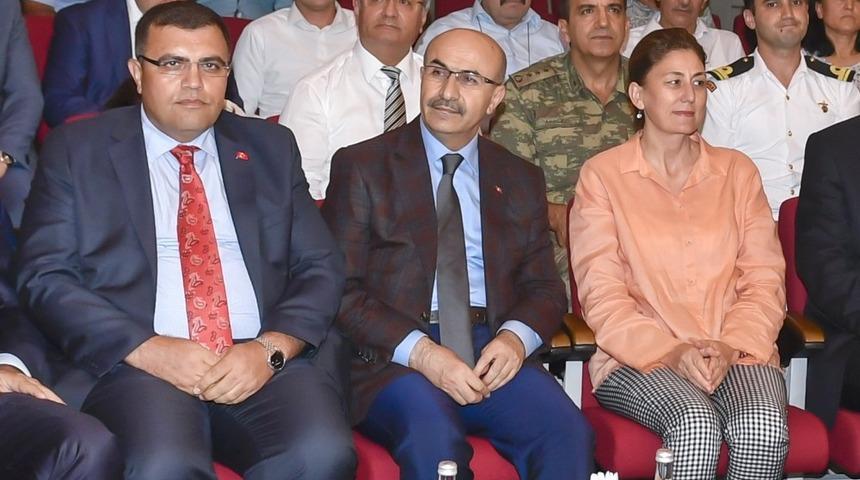 Vali Demirtaş: "Bağımlılık k&uuml;resel bir halk sağlığı sorunu"