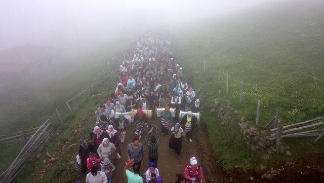 Trabzon'da en renkli yayla göçü 