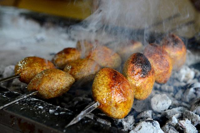 Mangalda içli köfte ilgi görüyor