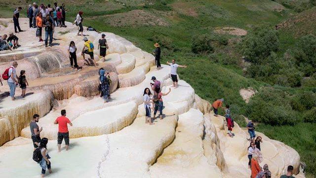 Başkale travertenlerine yerli turist akını