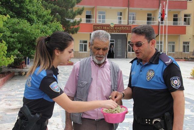 Kayseri Emniyet Müdürlüğünden Huzurevine Ziyaret