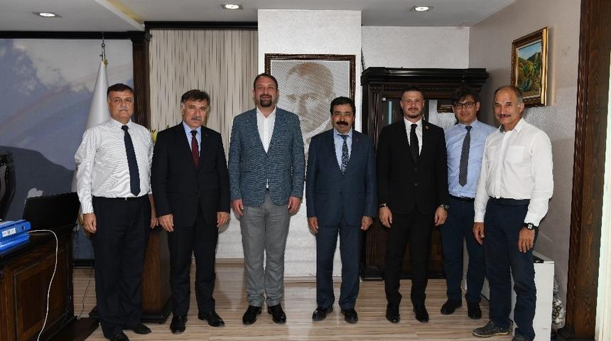 Başkan G&uuml;mr&uuml;k&ccedil;&uuml;&rsquo;ye İK&Ccedil;&Uuml; heyetinden ziyaret