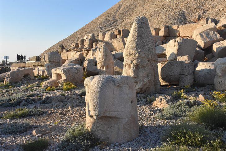 Güneşin en güzel halini görmek için Nemrut Dağı'na çıktılar G2