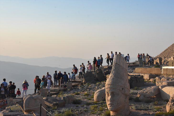 Güneşin en güzel halini görmek için Nemrut Dağı'na çıktılar G4
