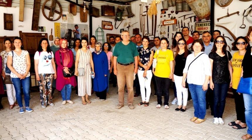 &Ouml;ğretmenler Sarıg&ouml;l Etnografya M&uuml;zesini gezdi