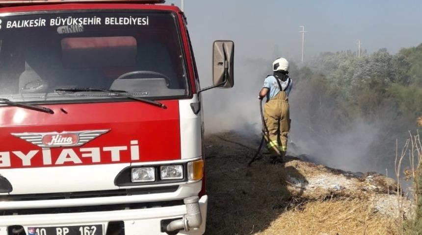 Burhaniye&rsquo;de ot yangını paniğe neden oldu