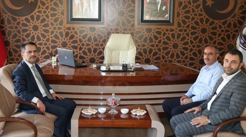 Vali Aktaş, Karapınar Belediye Başkanı G&uuml;neş&rsquo;i ziyaret etti