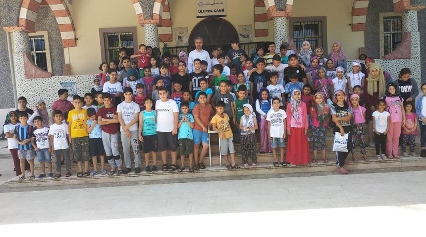 Camiler &ccedil;ocuk sesleriyle şenlendi