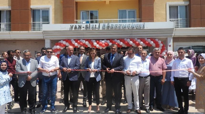 Tuşba Kaymakamlığından yılsonu sergisi