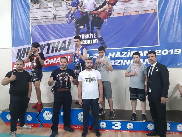 Malatya sporcular muaythai şampiyonasında 5 madalya aldı