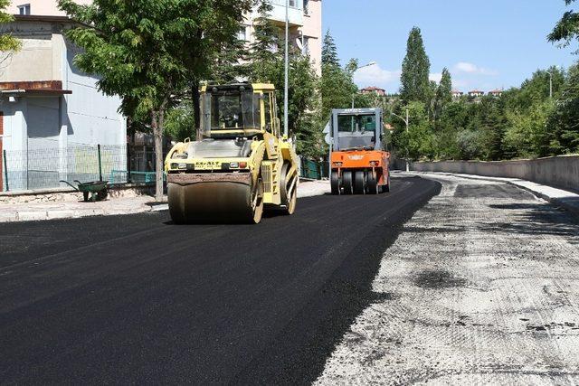 Yenikent’te yollar yenileniyor