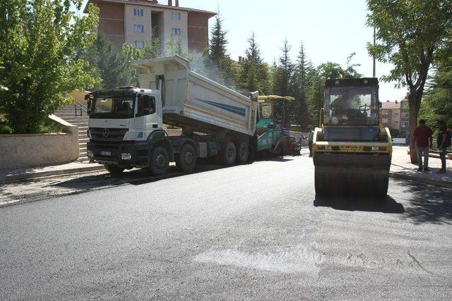 Yenikent’te yollar yenileniyor