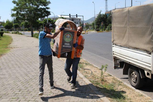 Daha temiz bir Bingöl kampanyası kapsamında çöp kovaları yerleştirildi