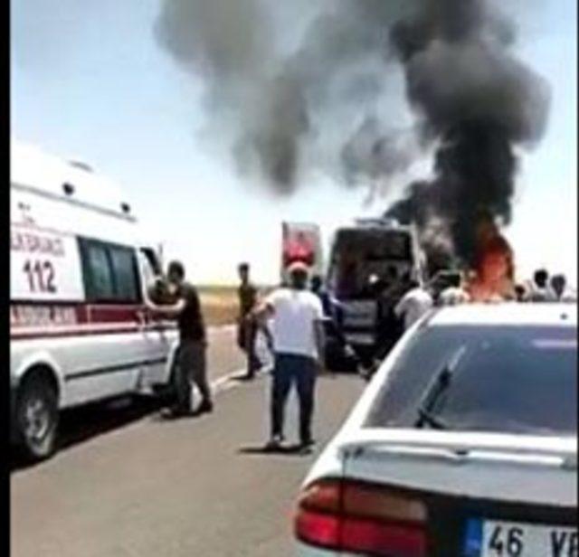 Viranşehir'de otomobiller çarpıştı: 9 yaralı