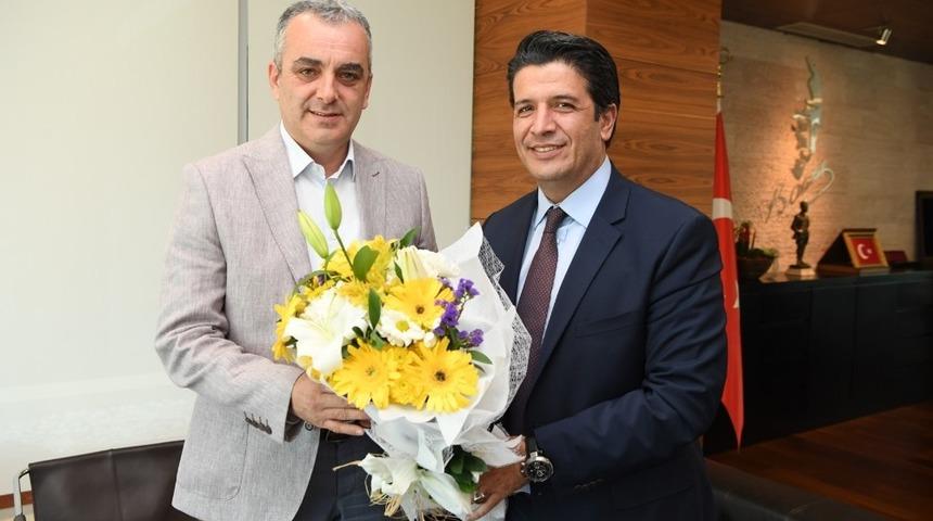Başkan Semih Esen, Turgay Gen&ccedil;&rsquo;i ağırladı.