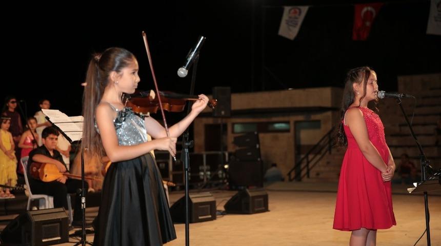 &Ccedil;ocuk korosu kulakların pasını sildi