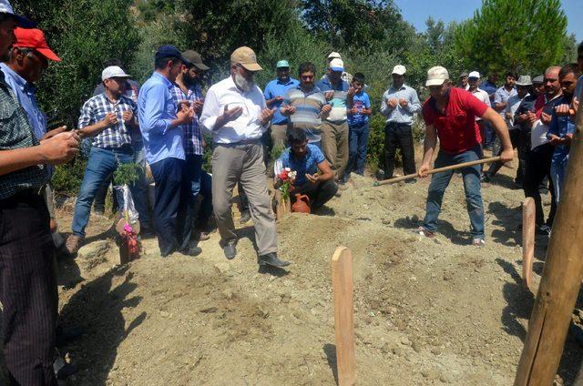 Çayda boğulan 2 kardeş, toprağa verildi