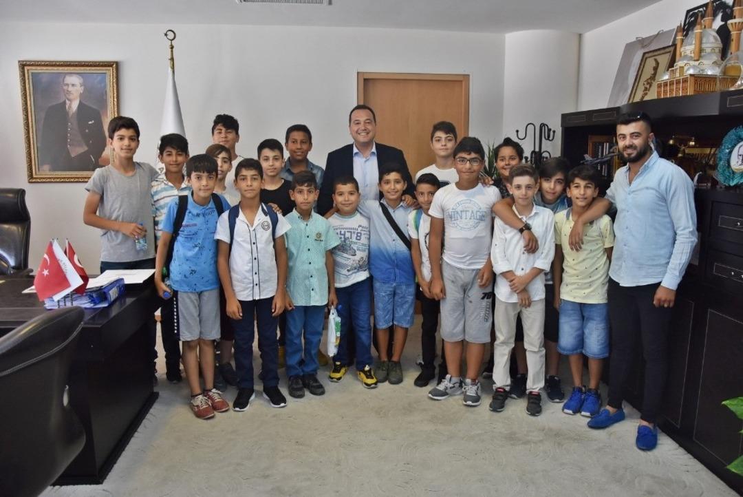 Başkan Dutlulu&rsquo;dan gen&ccedil;lerin projesine tam destek