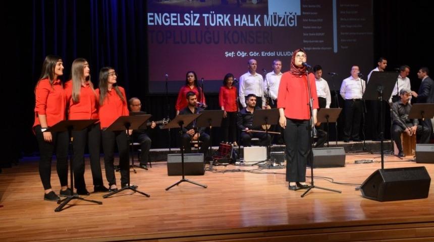 Engelsiz korodan m&uuml;zik ziyafeti