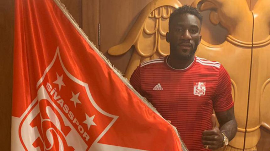 Sivasspor, Aaron Appindangoye'yi renklerine bağladı