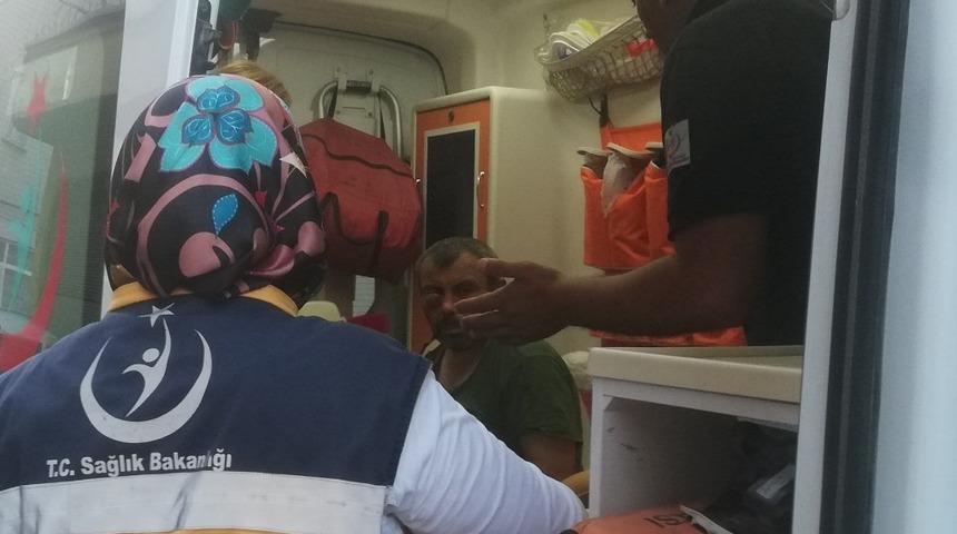 Para vermeyen babasını darp etti