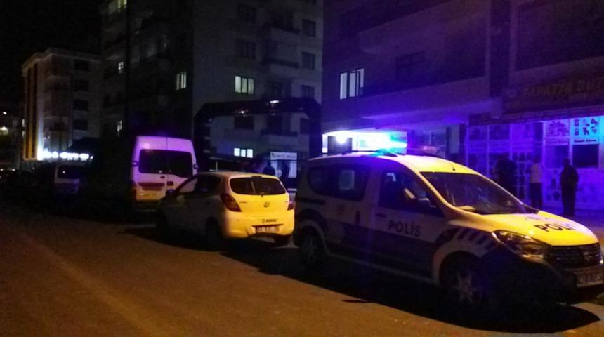 Eve geldiğinde anne ve babasını kanlar içerisinde buldu! 