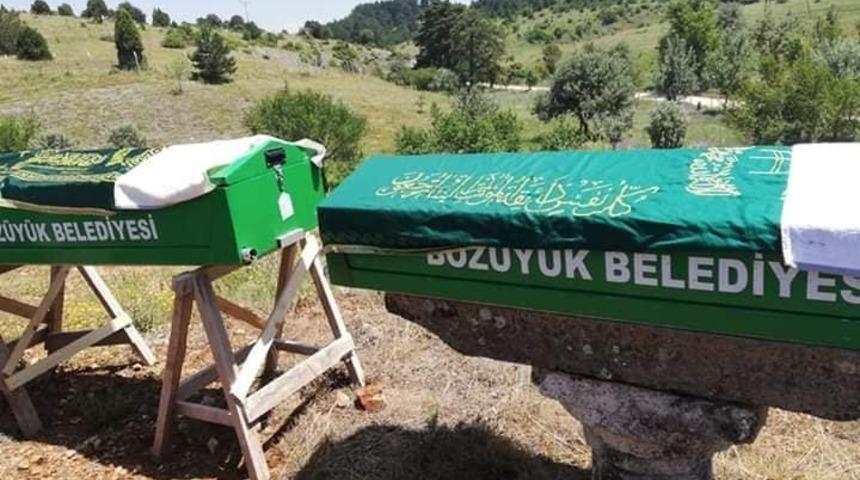 Baba oğul aynı gün defnedildi