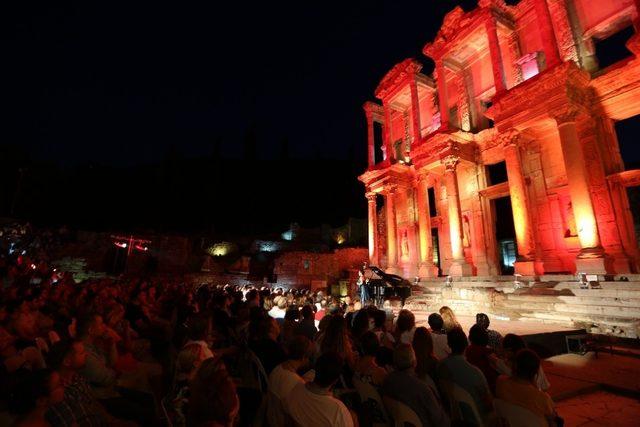 Celsus’ta İtalyan esintileri yankılandı