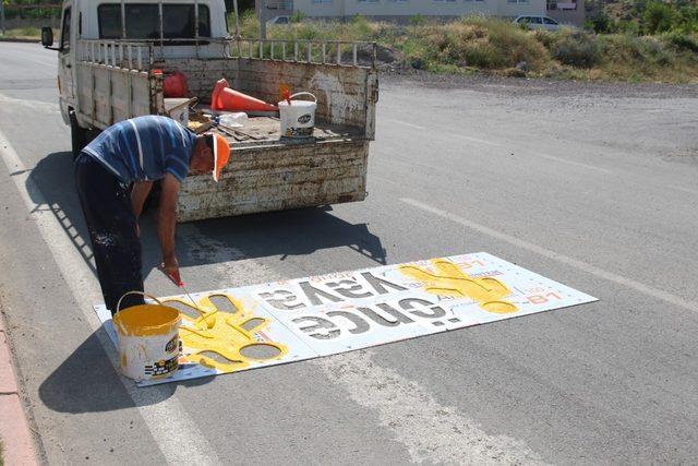 Hacılar’da trafikte öncelik yayaların