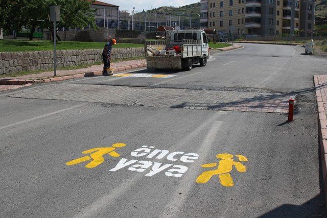 Hacılar’da trafikte öncelik yayaların