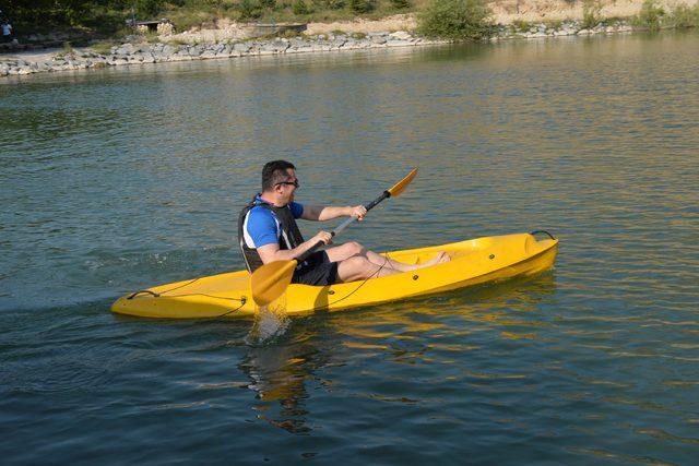 Sakin kent Uzundere'de gezi, Tortum Gölü'nde kano keyfi