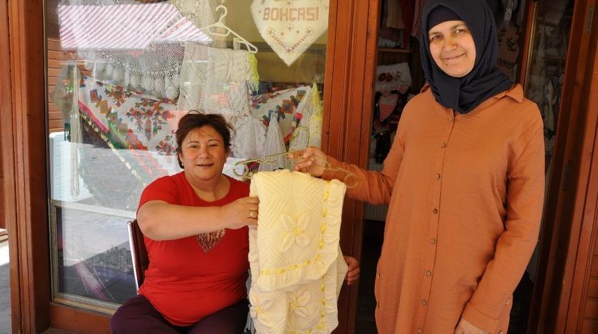 Engellilerin el emeği g&ouml;z nuru &uuml;r&uuml;nleri satışa sunuldu