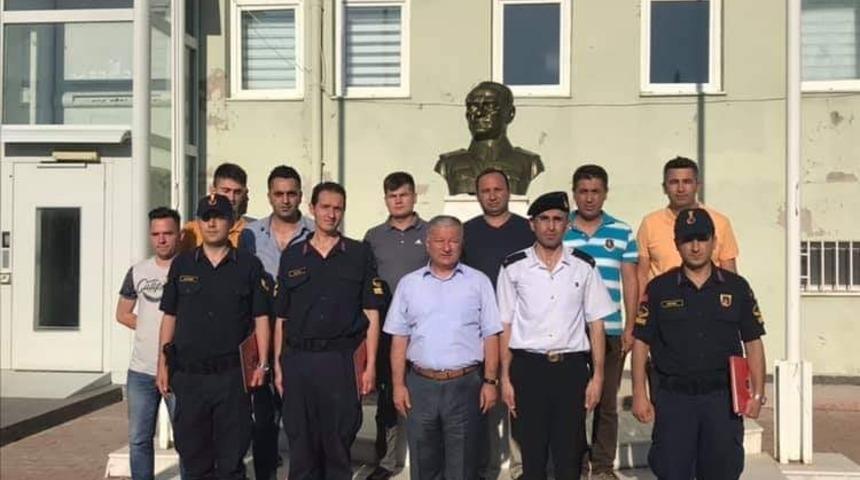 Tayini &ccedil;ıkan jandarma ekiplerine veda yemeği