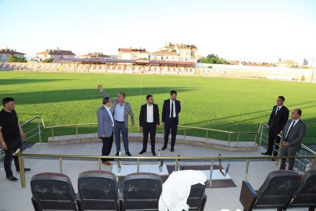 Nevşehir Belediyespor’un maçlarını oynayacağı Gazi Stadyumunda inceleme