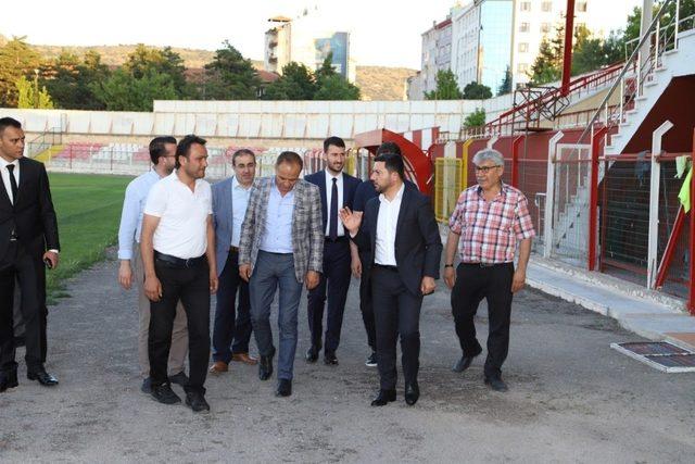 Nevşehir Belediyespor’un maçlarını oynayacağı Gazi Stadyumunda inceleme