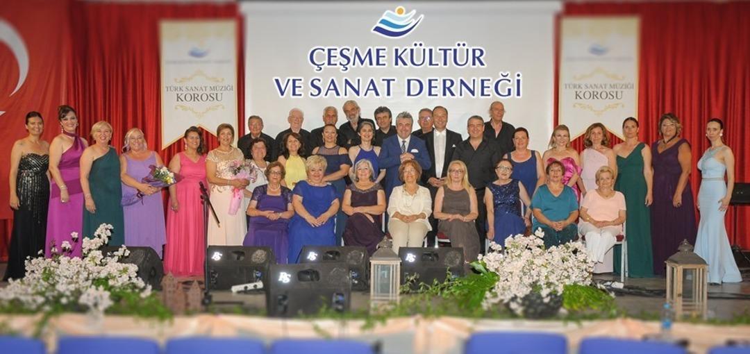 Cavit K&uuml;rnek, kurucusu olduğu koronun konserinde anıldı