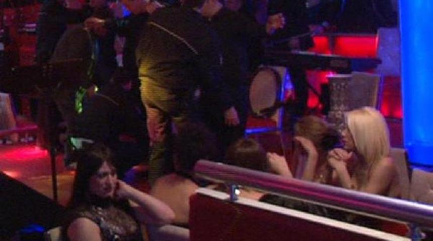 Bursa'da izinsiz &ccedil;alıştırılan 10 yabancı uyruklu kadın yakalandı