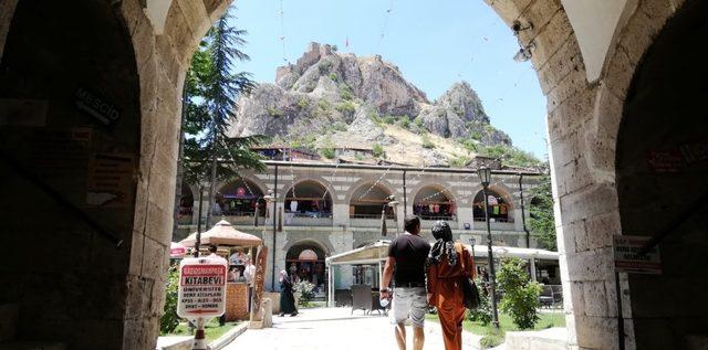 Anadolu’nun en büyüklerinden Taşhan’da el sanatları yaşatılıyor