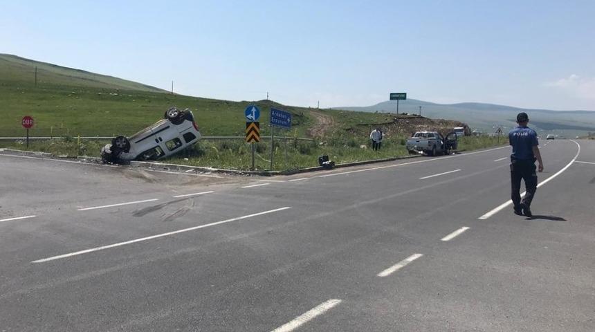 Ardahan&rsquo;da trafik kazası: 1 &ouml;l&uuml;, 4 yaralı